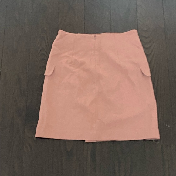 Dynamite pink mini-skirt - Picture 2 of 3